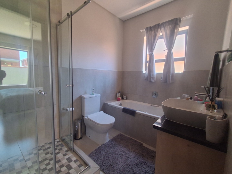 To Let 3 Bedroom Property for Rent in Somerton Estate Free State